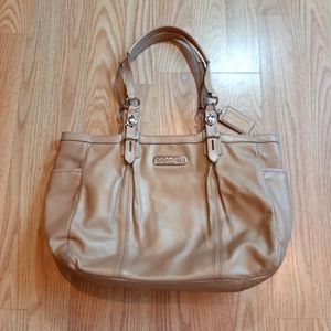 Coach Camel Tan Leather Shoulder Bag Purse